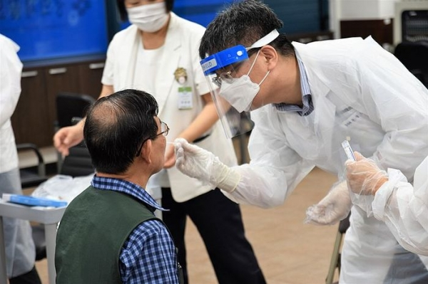 요양병원 기존 입원환자 주1회 PCR검사 폐지